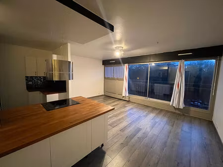 location appartement 1 pièce  45.41m²  épinay