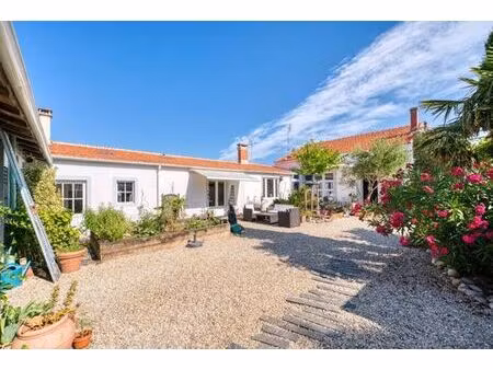 maison de luxe de 7 pièces en vente bourcefranc-le-chapus  france