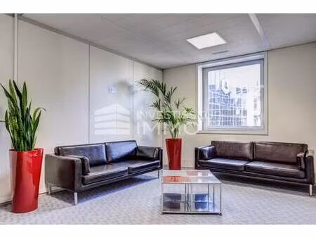 location bureaux 83 m²
