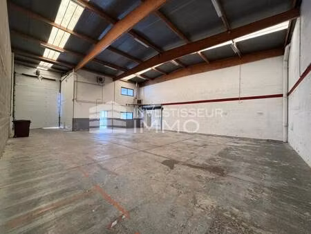location local d'activités 170 m² à 564 m²