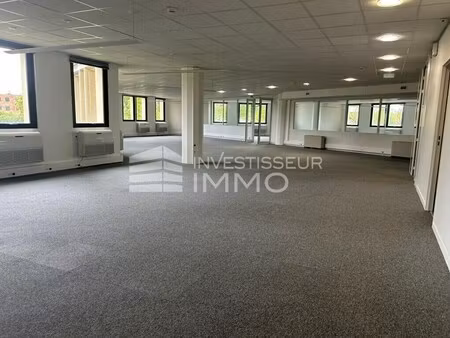 location bureaux 786 m²