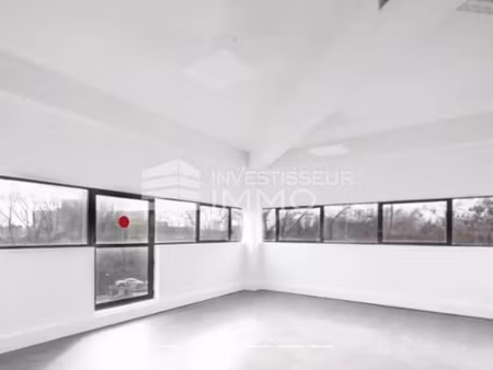 location bureaux 168 m²