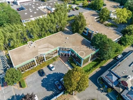 location bureaux 130 m²