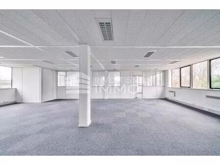 location bureaux 734 m²