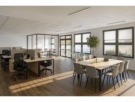 location bureaux 221 m²