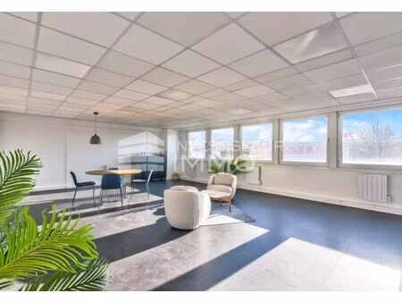 location bureaux 118 m²