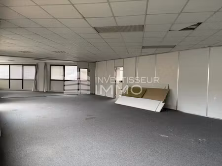 location bureaux 210 m² à 1 328 m²