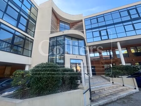 location bureaux 298 m²