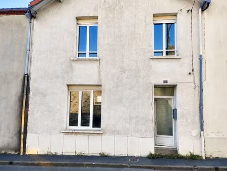 maison de ville à montaigu (85600)