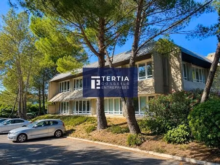 location bureaux 812 m²