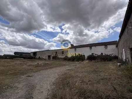 vente ferme 4 pièces 129.64 m² à faye-l'abbesse (79350)  106 500 €