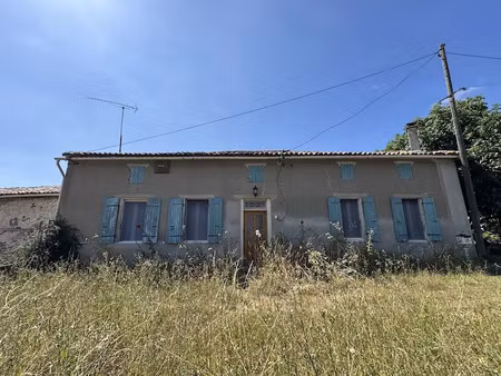 vente maison 4 pièces 91 m² à sainte-ramée (17240)  99 750 €