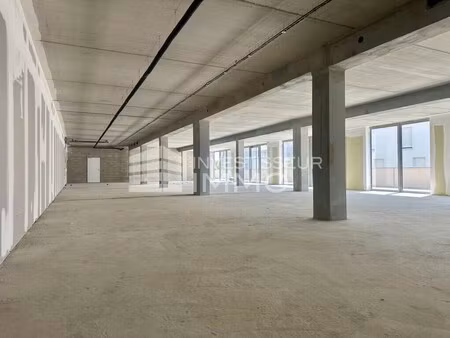 vente bureaux 1 080 m²