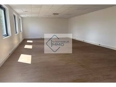 location bureaux 122 m²
