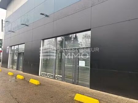 location commerce les ulis 91940 902m²