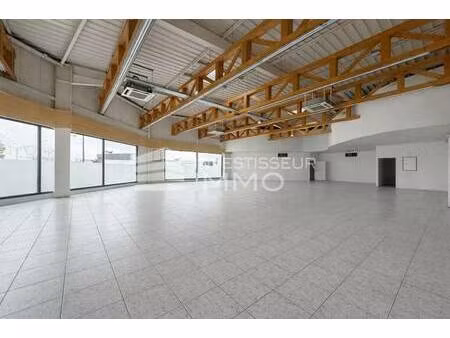 location commerce pontault combault 77340 350m²