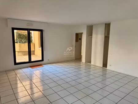 appartement 4 pièce(s) - ascenseur - terrasse - grand séjour - 78m²