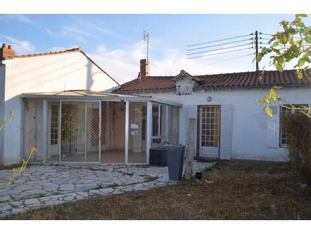 maison en pierres de plain-pied à rénover - st jean d hermin