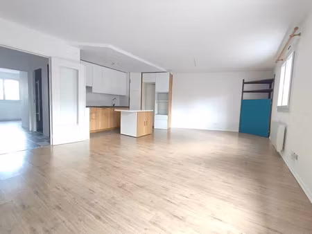 location appartement 4 pièces 86 m² à lyon 3ème (69003)  1 155 €