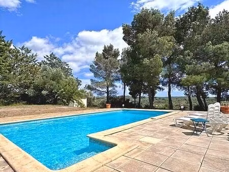 villa d'exception avec piscine et pool house