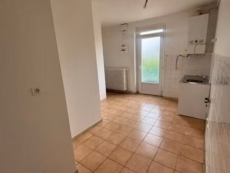 à louer ? appartement t2 proche de toutes commodités