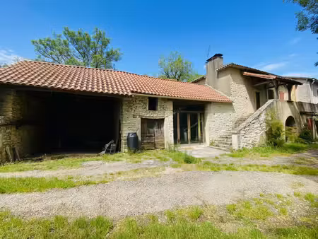 ancien corps de ferme en pierre