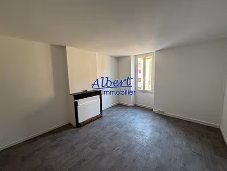 location appartement 1 pièce 31.08 m² à ollioules (83190)  506 €