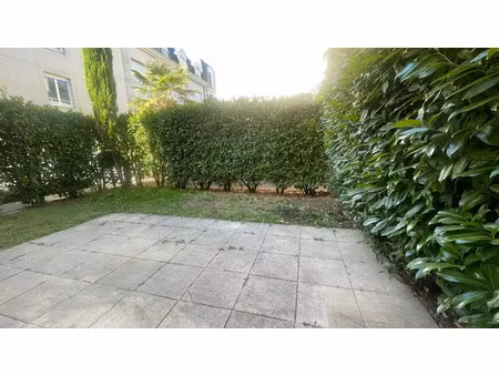 location maison 5 pièces 125.15 m² à garches (92380)  3 780 €