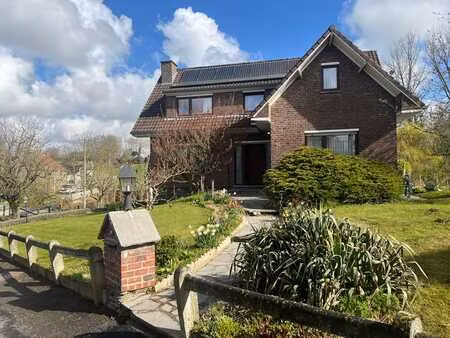 spacieuse maison avec 5 chambres à lennik