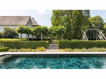 domaine de prestige avec ferme en carré sur 3 hectares