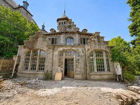 demeure de caractère au pied du château