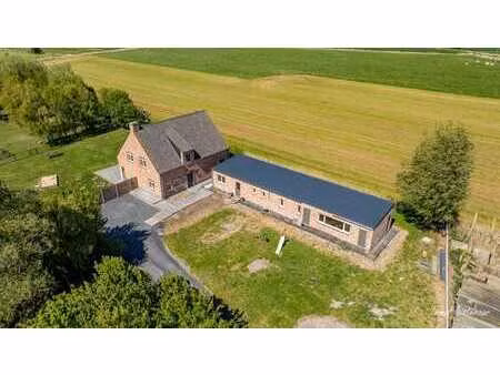 domaine magnifique avec une villa neuve et un pension pour
