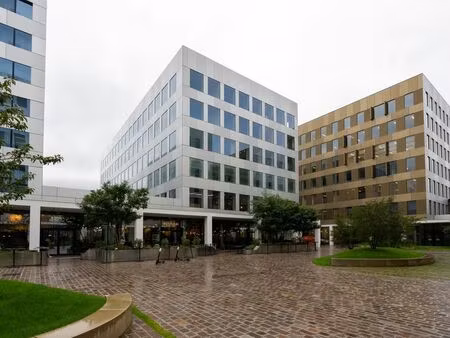 bien professionnel à louer à berchem € 1.349 (lqnag) - iwg | zimmo