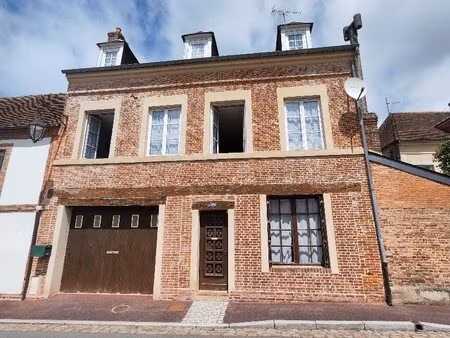 centre ville d'orbec  au calme avec jardin et garage