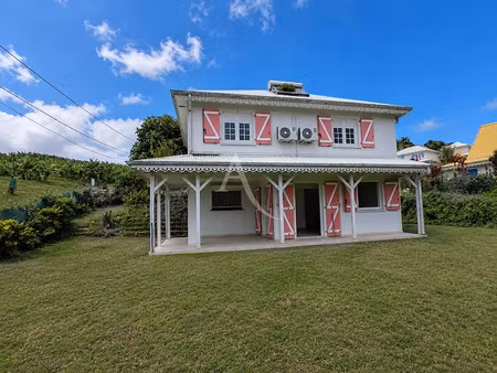 location maison 4 pièces 114 m² à gros morne (97213)  1 235 €