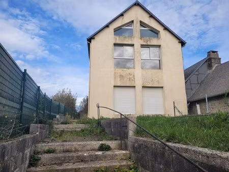grande propriété de village avec 11 pièces et un jardin