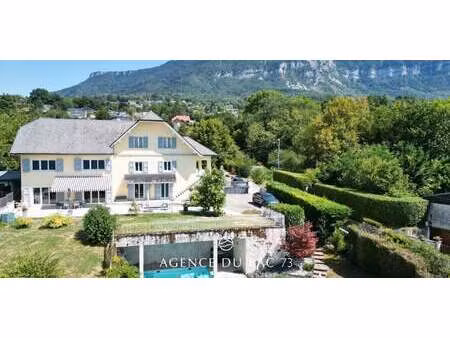 villa avec piscine et jardin pugny-chatenod (73)