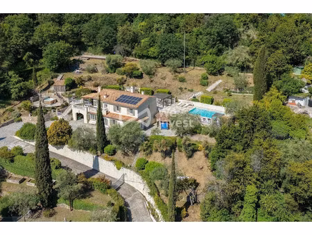vente villa 7 pièces 202 m² à carros (06510)  1 295 000 €