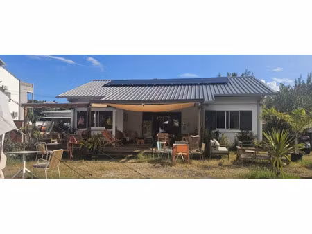 local 98 m2 avec jardin 600 m2 - saline-les-bains