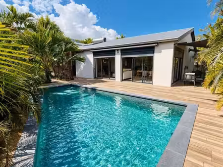 villa de charme avec piscine proche mer