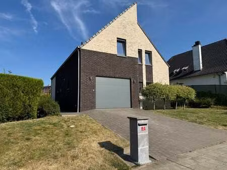 contruction récente - villa fonctionnelle et au goût du jour