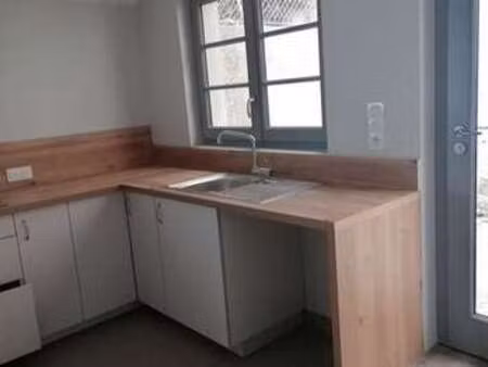location maison à angoulême (16000) : à louer / 38m² angoulême