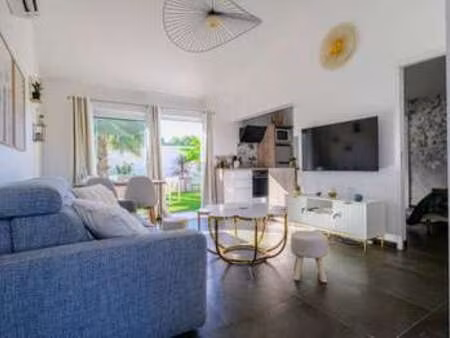 location maison meublé à la crau (83260) : à louer meublé / 40m² la crau