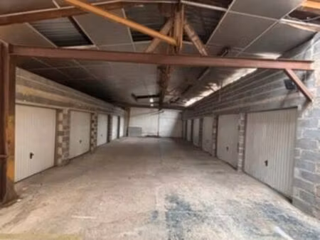 box stockage ou box moto dans hangar saint quentin