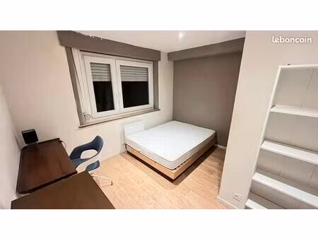 chambres lumineuses avec salle de douche