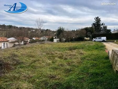 terrain 600 m² champcevinel