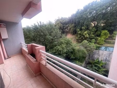 particulier propose deux pièces à la location menton