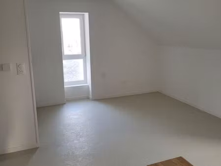 appartement t2 - très bon etat - bourg de plogonnec