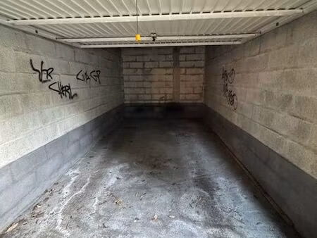 parking/box 15 m² bordeaux