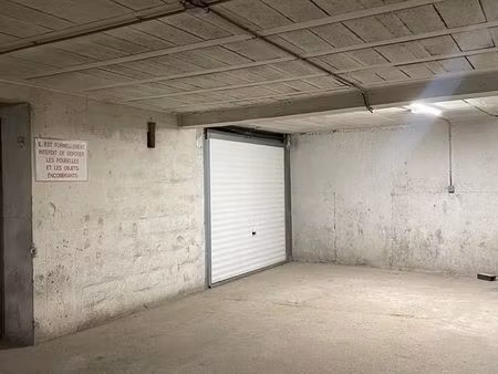 garage a louer + cave